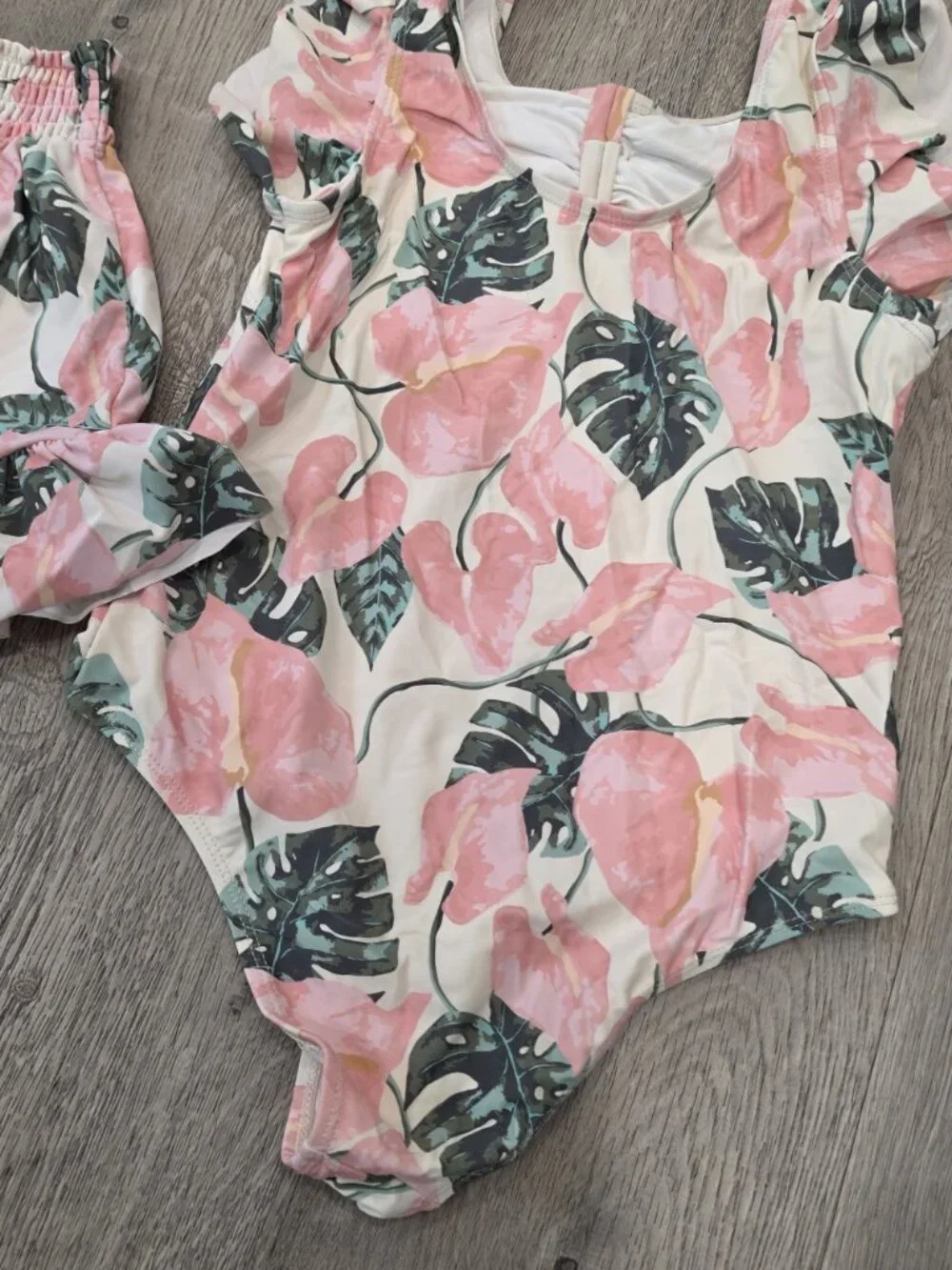 Jessica Simpson Girls Tropical Leaf Print One-Piece Swimsuit Ruffle Shorts Set S